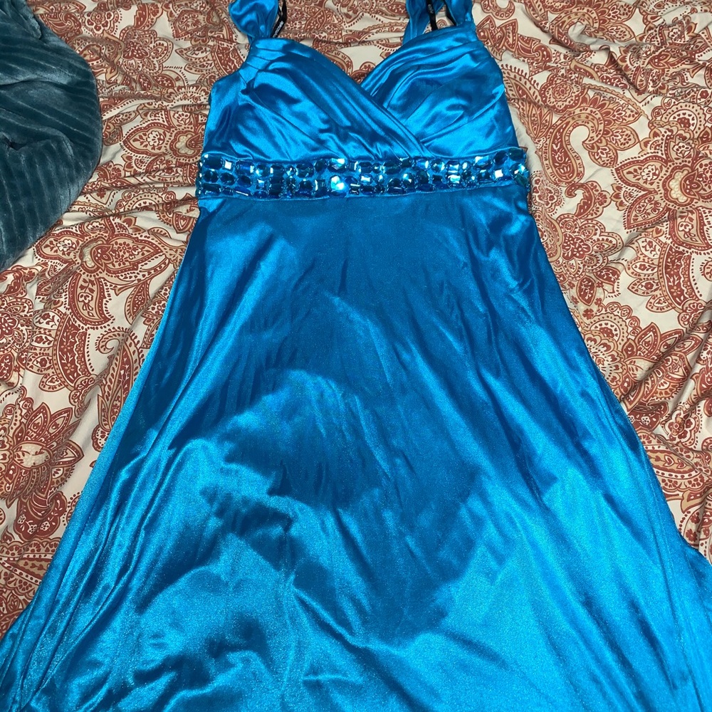 Dress - Picture 2 of 6